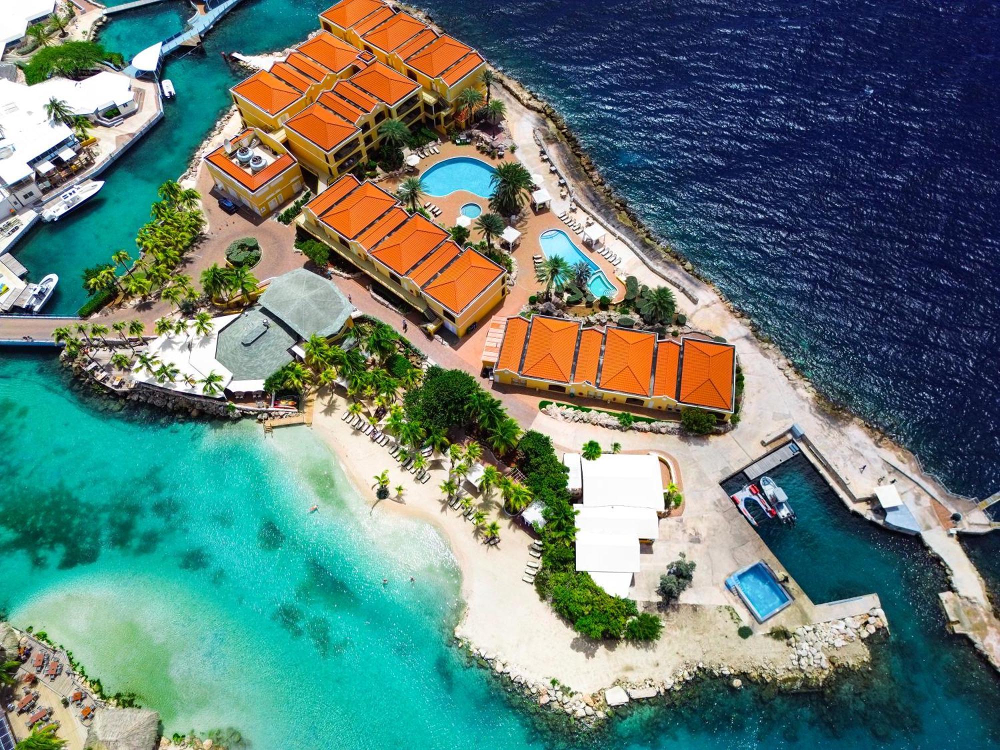 The Royal Sea Aquarium Resort Willemstad Extérieur photo