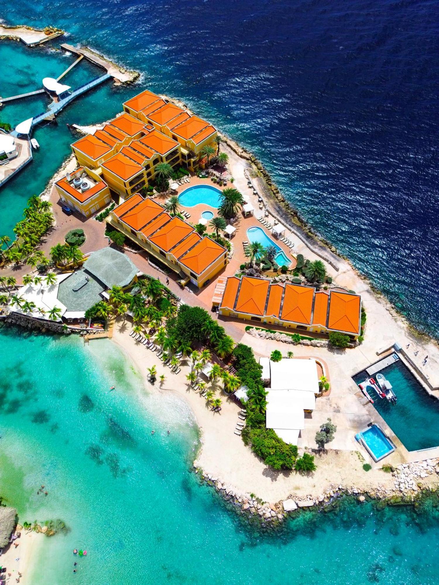 The Royal Sea Aquarium Resort Willemstad Extérieur photo