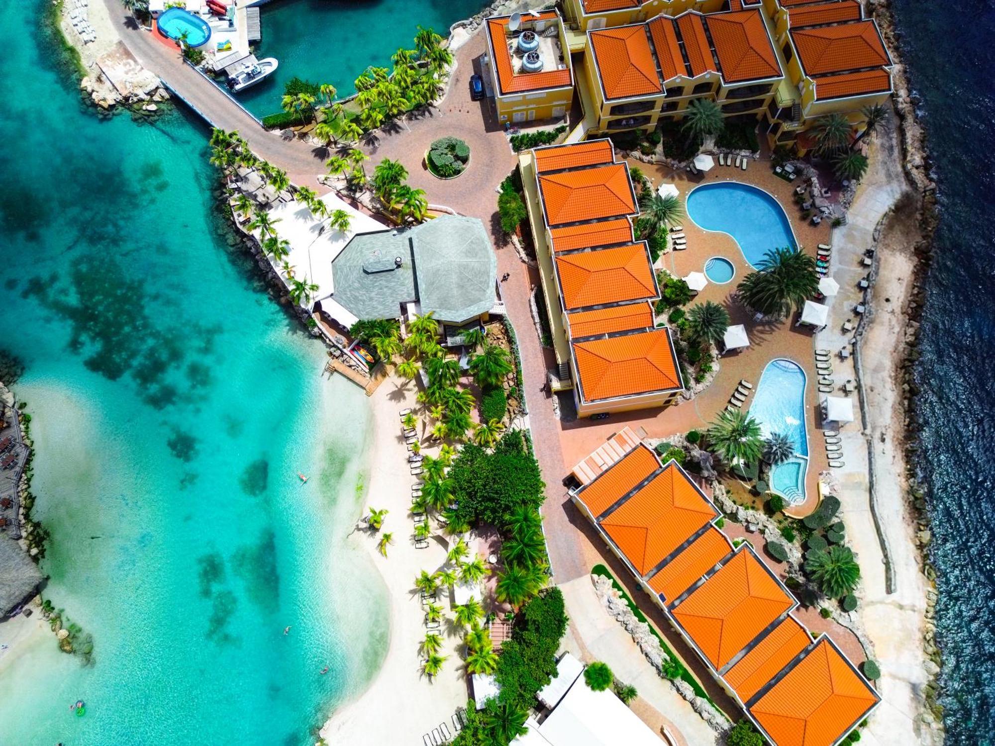 The Royal Sea Aquarium Resort Willemstad Extérieur photo