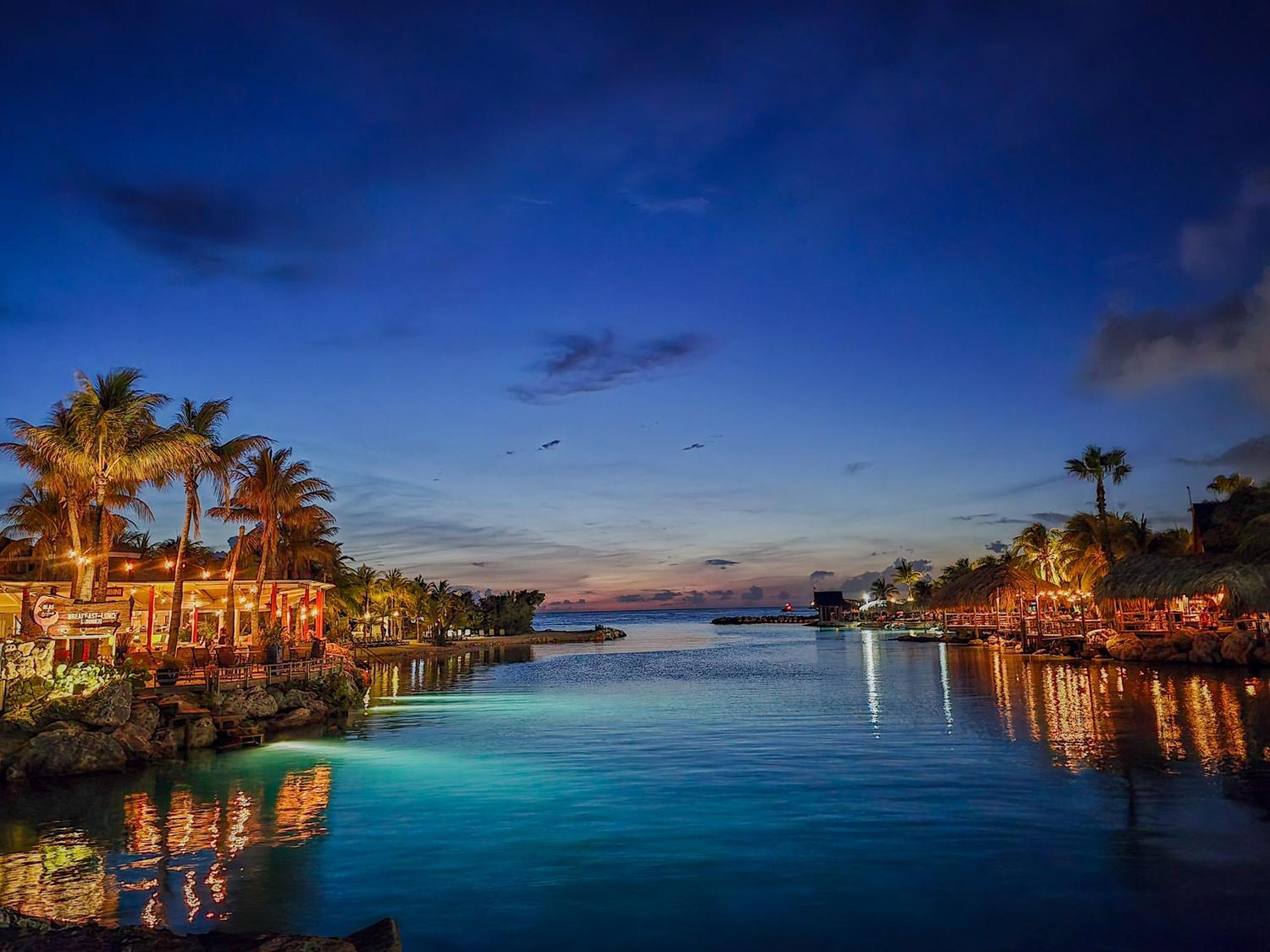 The Royal Sea Aquarium Resort Willemstad Extérieur photo