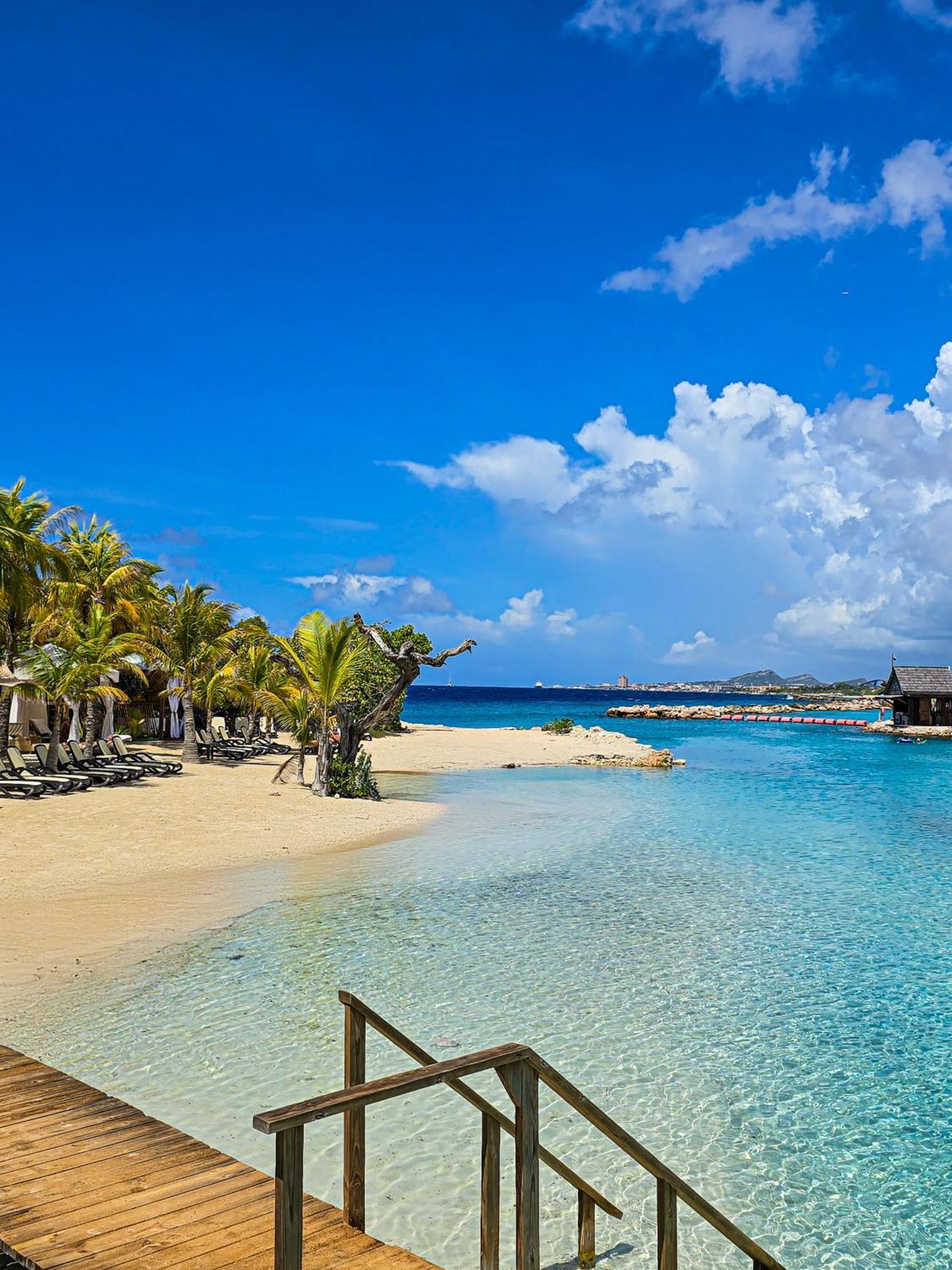 The Royal Sea Aquarium Resort Willemstad Extérieur photo